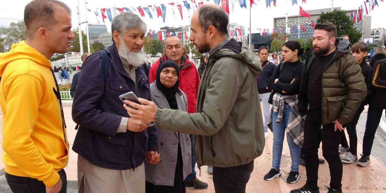 Eşinin Çantasını Soymaya Çalışan Kadını Yakalayarak Polise Teslim Etti