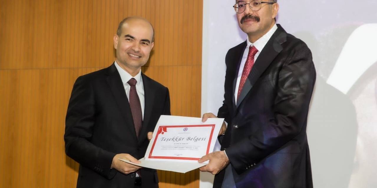 Kütahya Teknokent Genel Müdürü Öz, Hakkâri’deki Söyleşiye Konuşmacı Olarak Katıldı