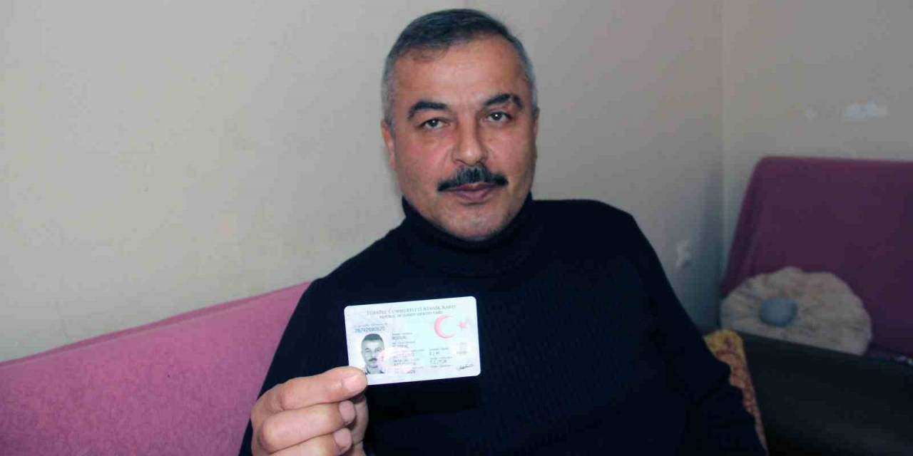 Kimlik Hatası Hayatını Kararttı, 38 Yıl Kadın Kimliğiyle Yaşadı