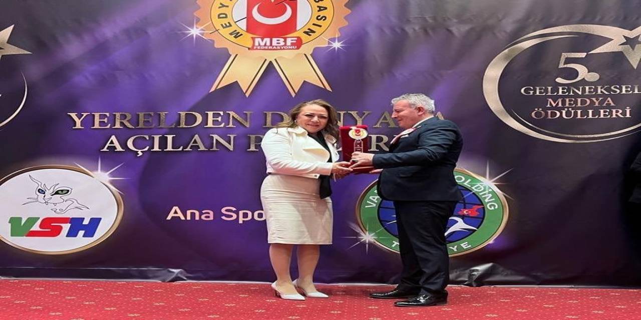 Medya Basın Federasyonu’ndan Prof. Dr. Karabulut’a Ödül