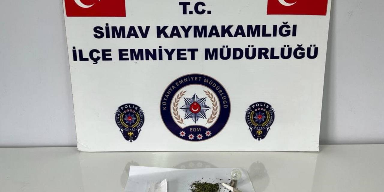 Simav’da Durdurulan Araçtaki Şahısların Üzerinde Uyuşturucu Ele Geçirildi