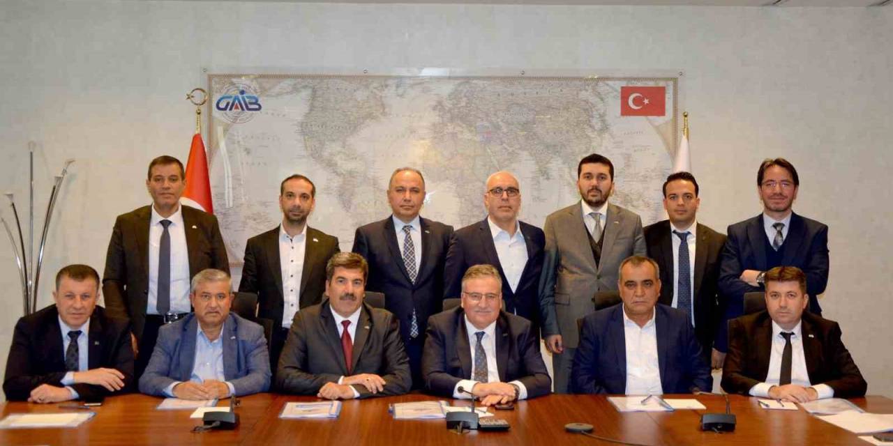 Halı İhracatçılarının Yeni Hedefi Uzak Ülke Pazarları