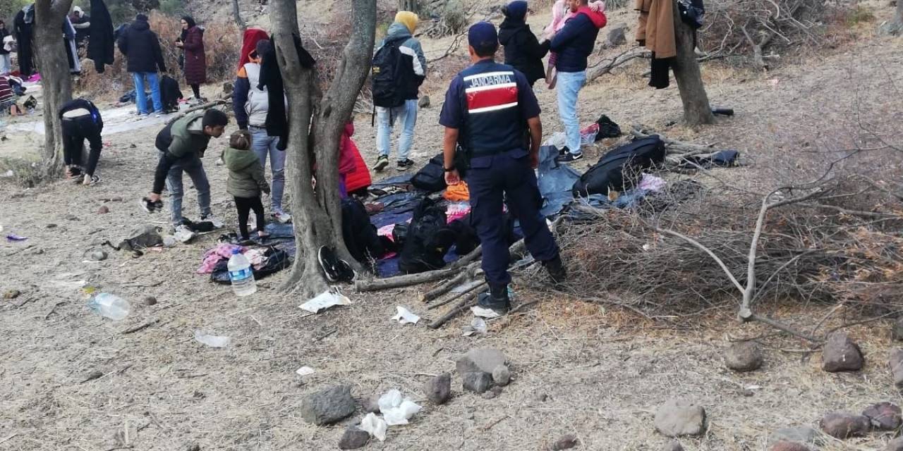 Ayvacık’ta 27 Kaçak Göçmen İle 4 Organizatör Yakalandı
