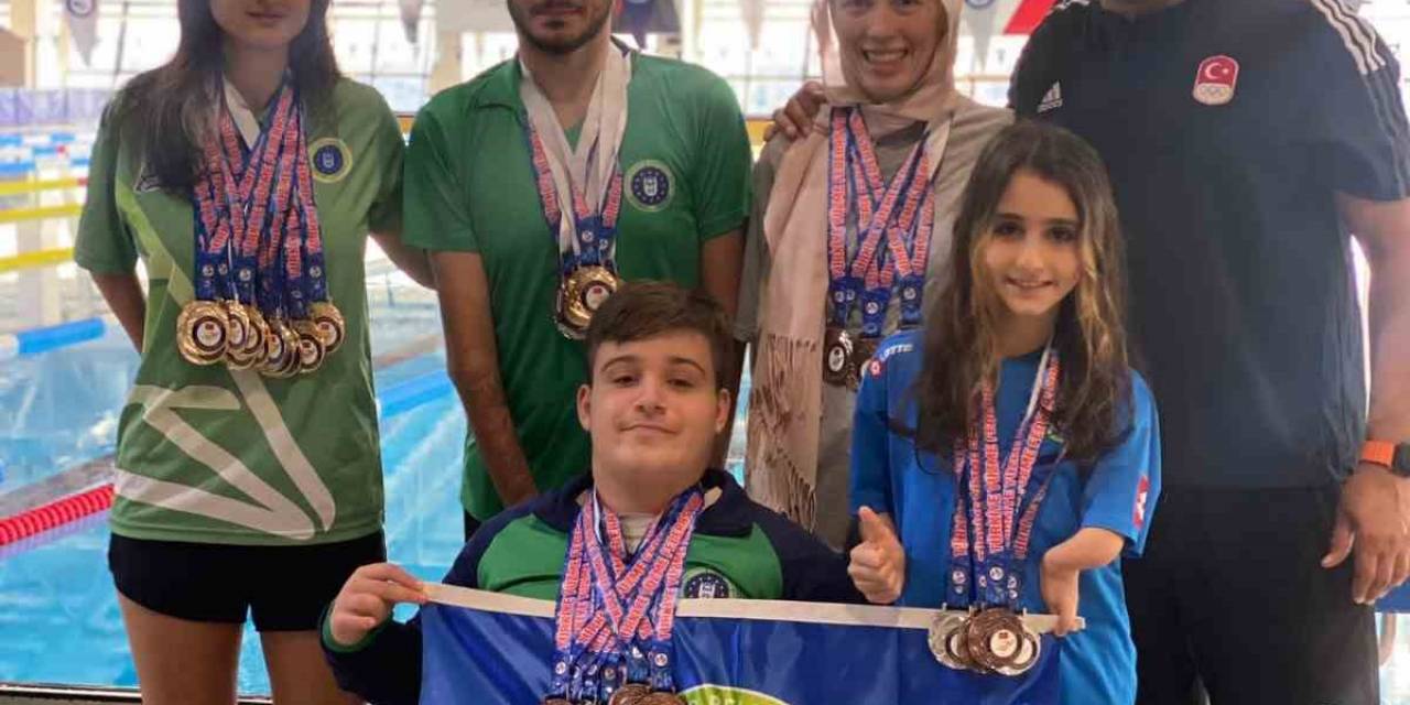Bursa Büyükşehirli Yüzücülerden 37 Madalya