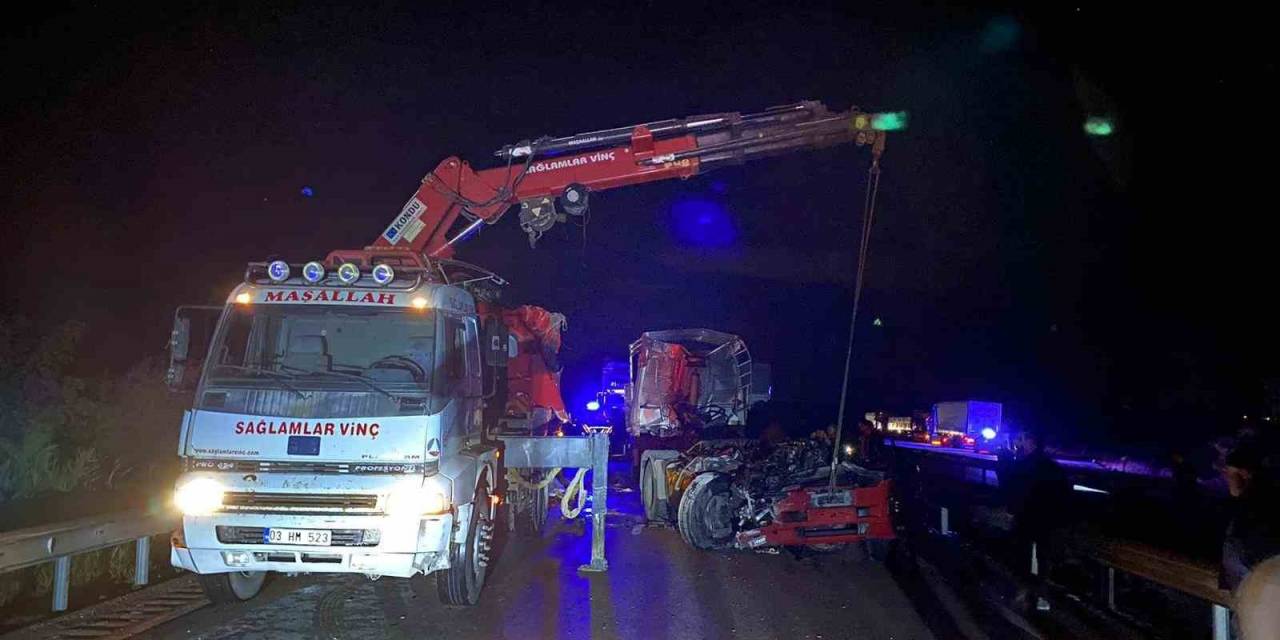 Lastik Tamirini Bekleyen Sürücü Tırın Çarpması Sonucu Hayatını Kaybetti