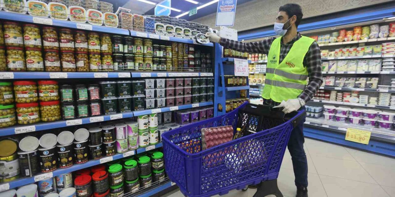 Yaşlılar "Alo" Diyor, Ekipler Yardıma Koşuyor