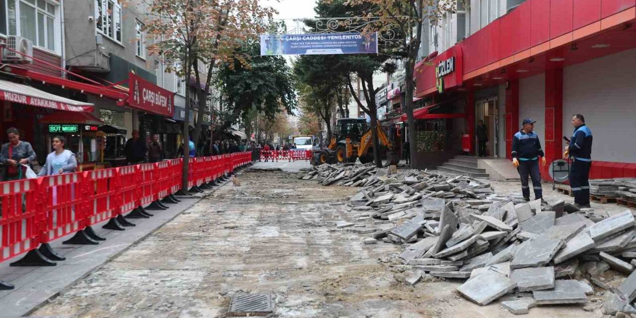 Bağcılar Çarşı Caddesi Modern Görünümüne Kavuşuyor