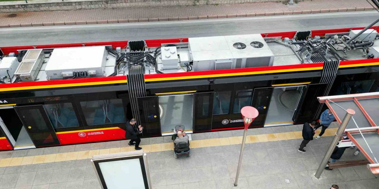 Başkan Büyükkılıç: “Engelli Vatandaşlarımız, Raylı Sistem Araçlarına Artık Daha Kolay Biniyor”