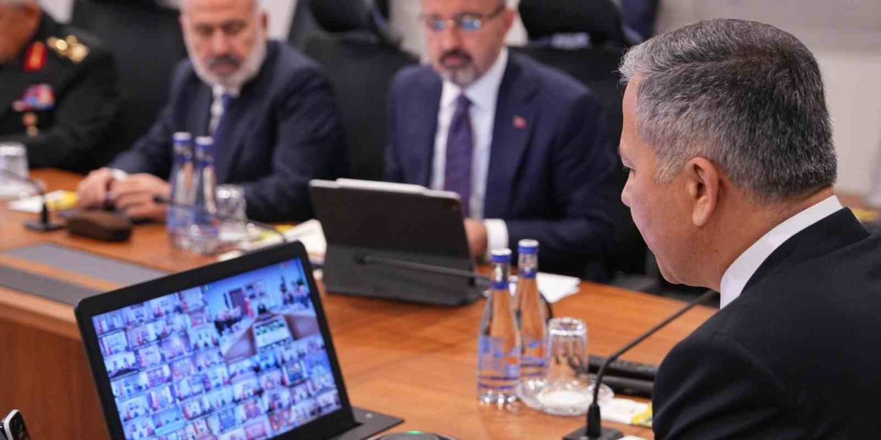 Bakan Yerlikaya 81 İlin Valisi İle Video Konferans Toplantısı Yaptı