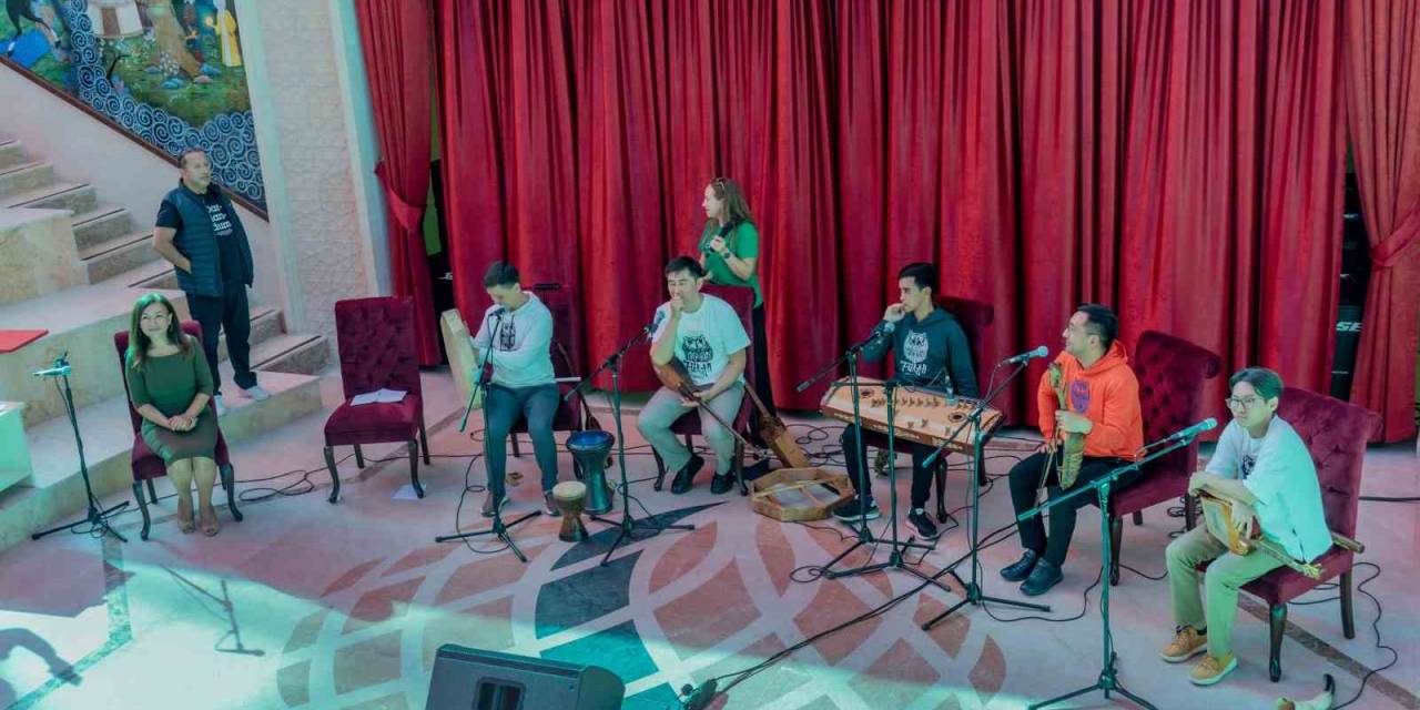 Türk Dünyasının Sesi Turan Ethno-folk Müzik Grubu Sevenleriyle Tüdam’da Buluştu