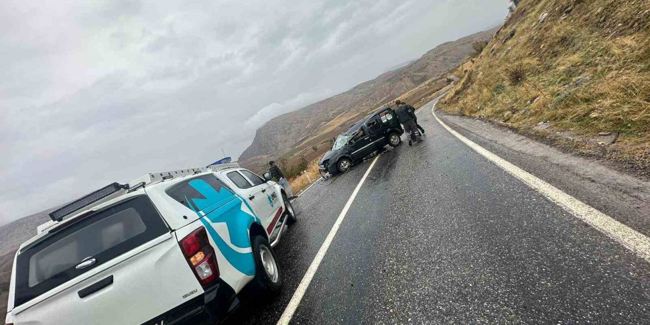Siirt’te Araç Takla Attı: Yaşlı Adam Ekiplerce Kurtarıldı