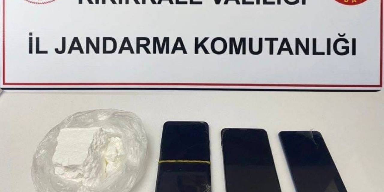 Otobüste Seyahat Ederken Üzerindeki Uyuşturucuyla Jandarmaya Yakalandı