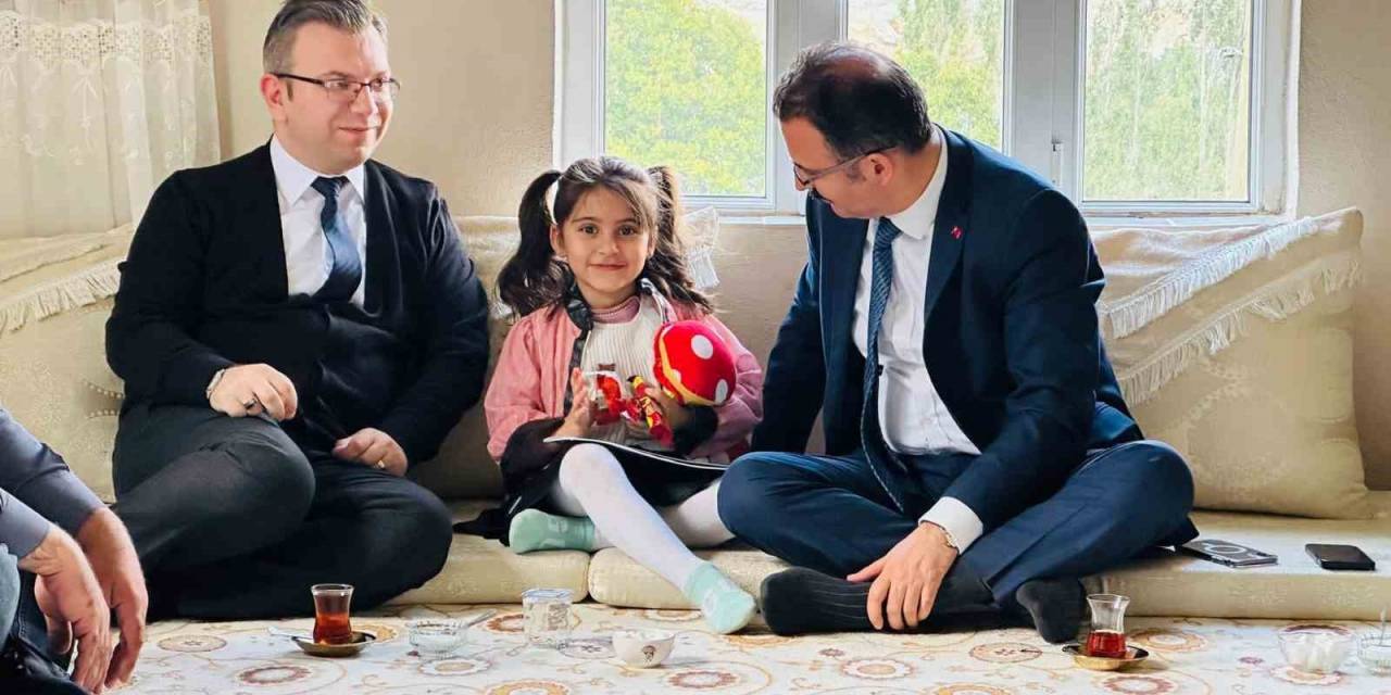 Vali Yardımcısı Berber, Şemdinli’de Ev Ziyaretleri Gerçekleştirdi