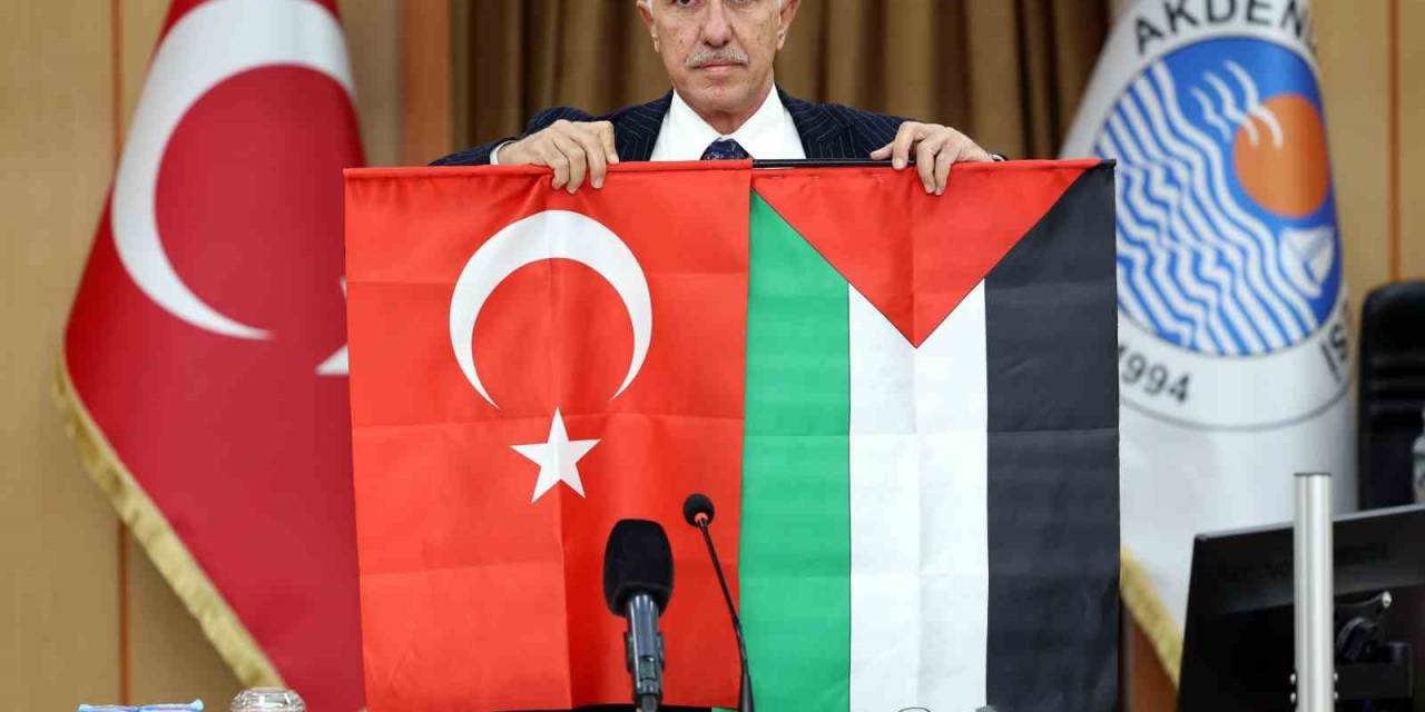 Başkan Gültak’tan Filistin’e Bayraklı Destek