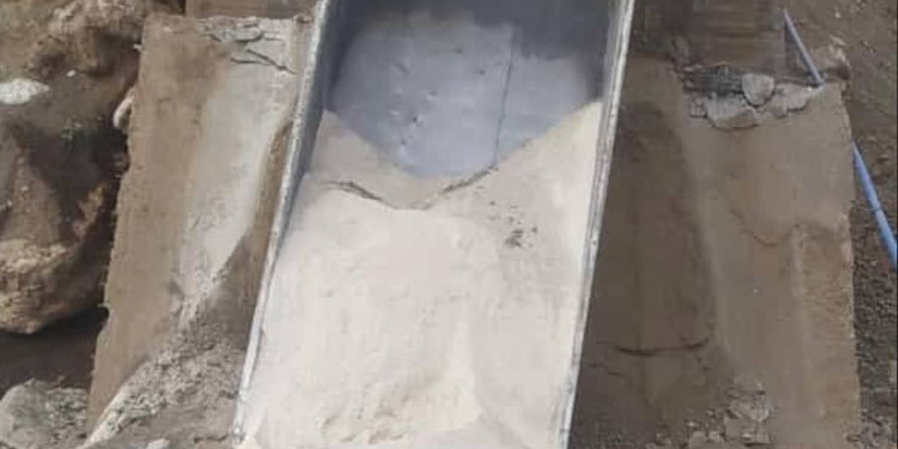 Yüklü Kamyonun Ağırlığına Dayanamayan Köprü Yıkıldı