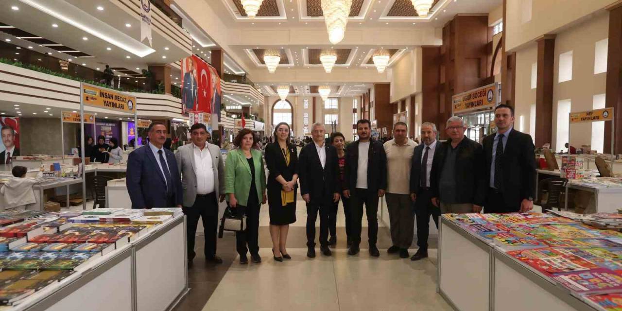 Gazeteciler Şahinbey Kitap Fuarını Ziyaret Etti