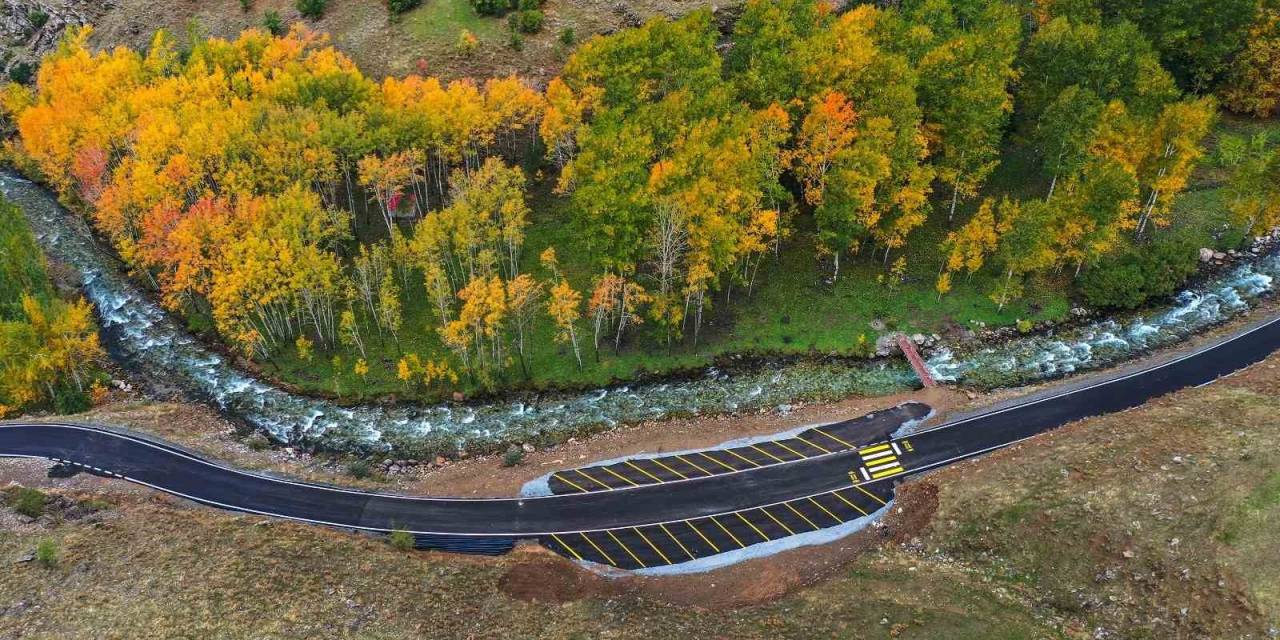 Bahçesaray Subaşı Yolunu Asfaltlandı