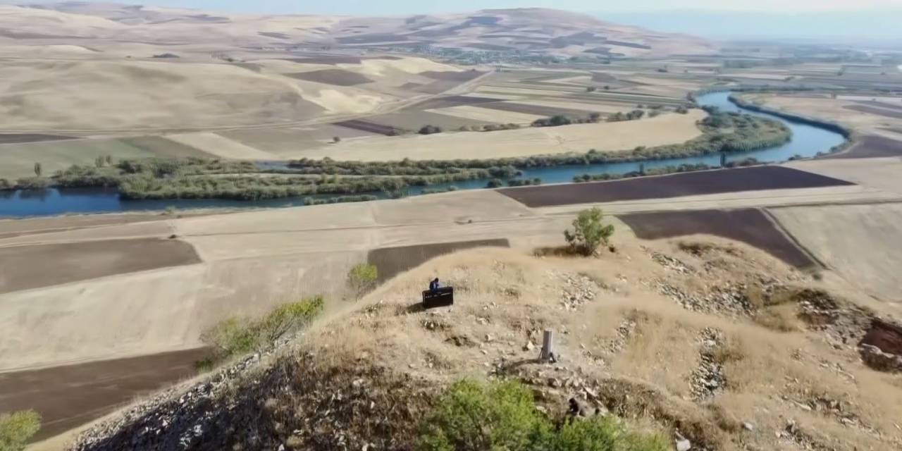 ’kusursuz Kulak’ Bager Duyarsız Kalmadı, Küresel Isınma İçin Piyanonun Başına Geçti