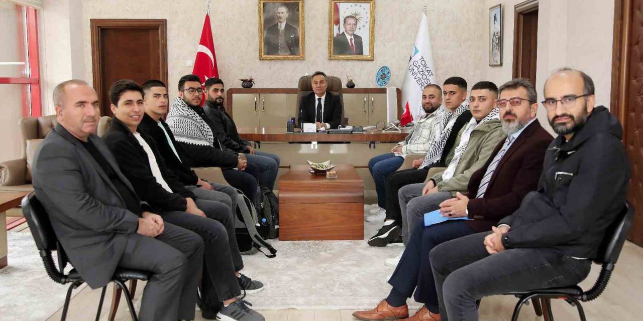 Rektör Yılmaz: "Hastanelere Saldırılması İnsanlık Suçudur"