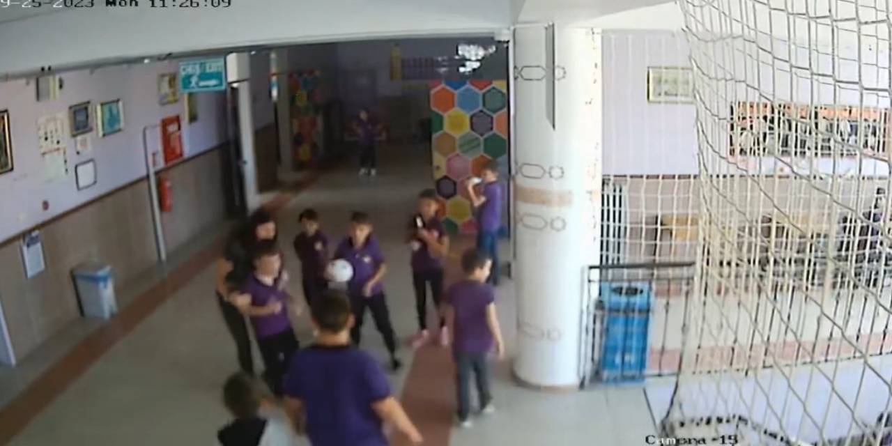 Uşak’ta Öğrencinin Boğazına Kaçan Portakalı Öğretmeni Çıkardı