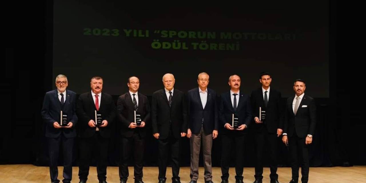 Başkan Bozkurt’a Yılın Spor Dostu Ödülü