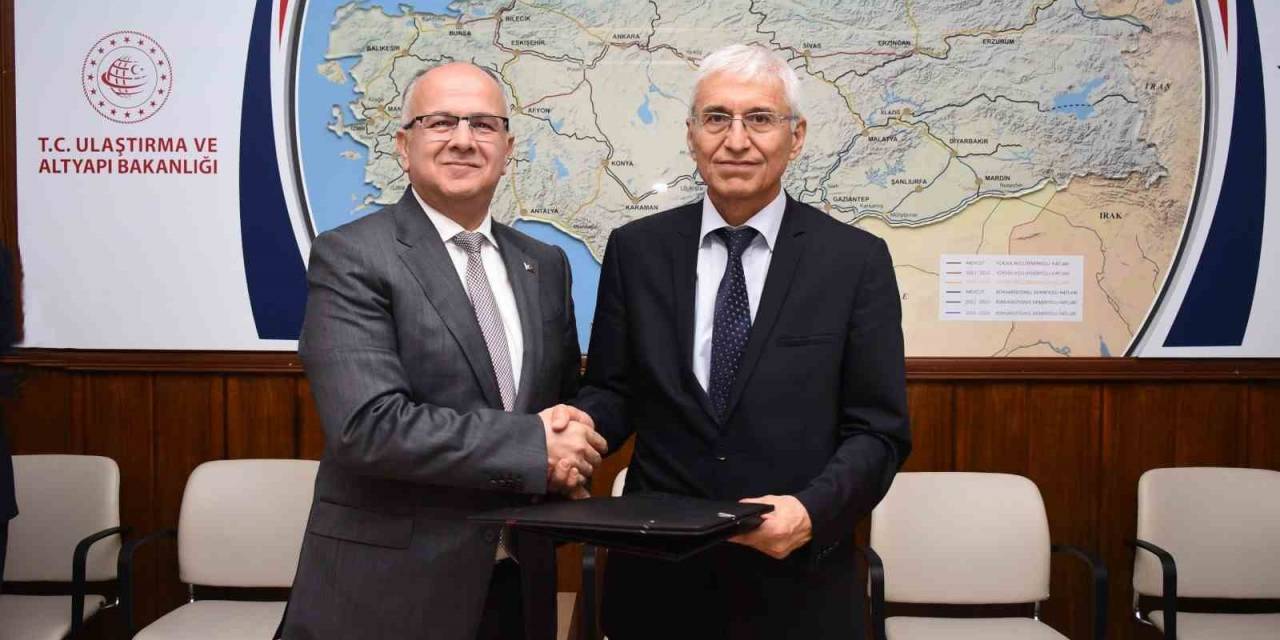 Estü İle Tcdd Genel Müdürlüğü Arasında Sektörel Eğitim İşbirliği Protokolü İmzalandı