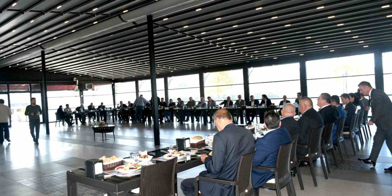 Tekin, "Muhtarlarımızla Birlikte  En İyi Hizmeti Verebilmek İçin Birlikte Çalışıyoruz"