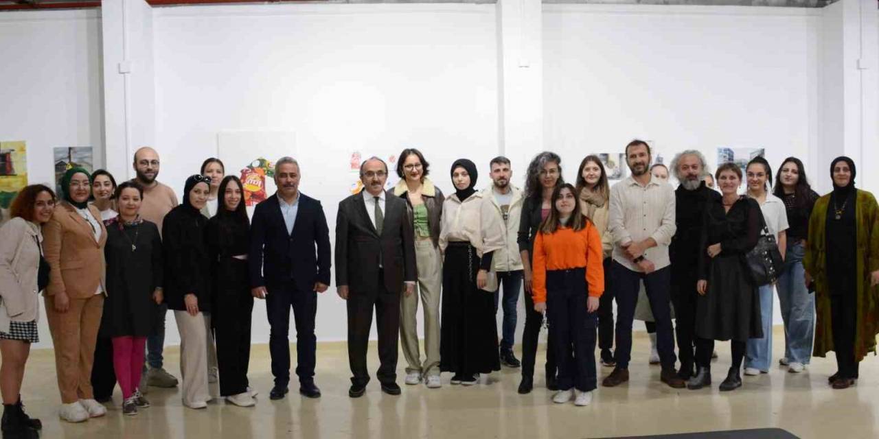 Öğrencilerinin Eserleri Sanatseverlerle Buluşuyor