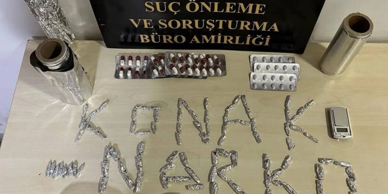 İzmir’de Arama Yapılan Evlerden Uyuşturucu Fışkırdı