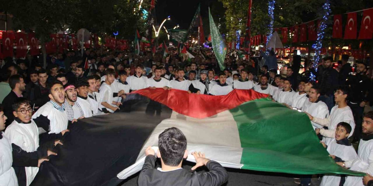 Batman’da Binlerce Kişi Filistin İçin Yürüdü