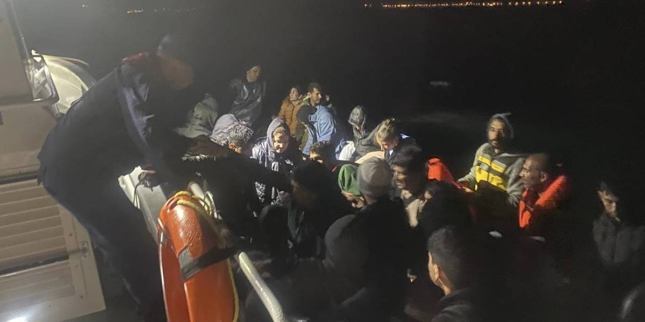 Ayvacık Açıklarında 41 Kaçak Göçmen Yakalandı