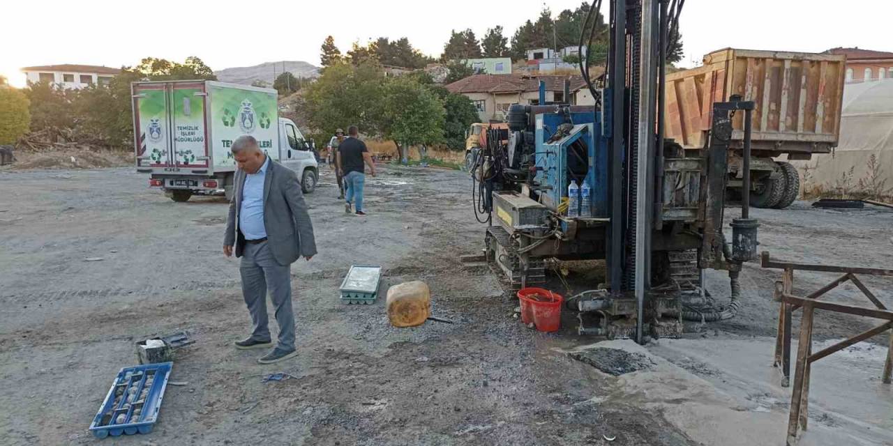 Akçadağ Çarşısı İçin İlk Kazma Vuruldu