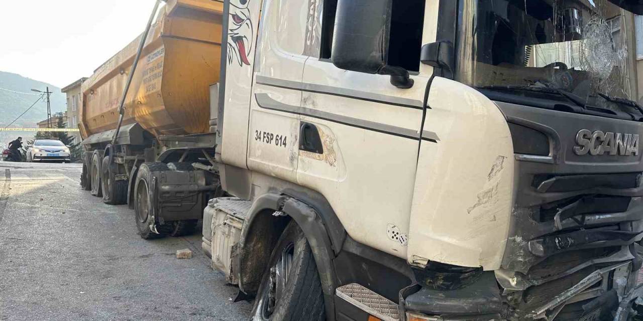 Ataşehir’de Dehşet Saçan Magandanın Sosyal Medyadaki Görüntüleri Ortaya Çıktı
