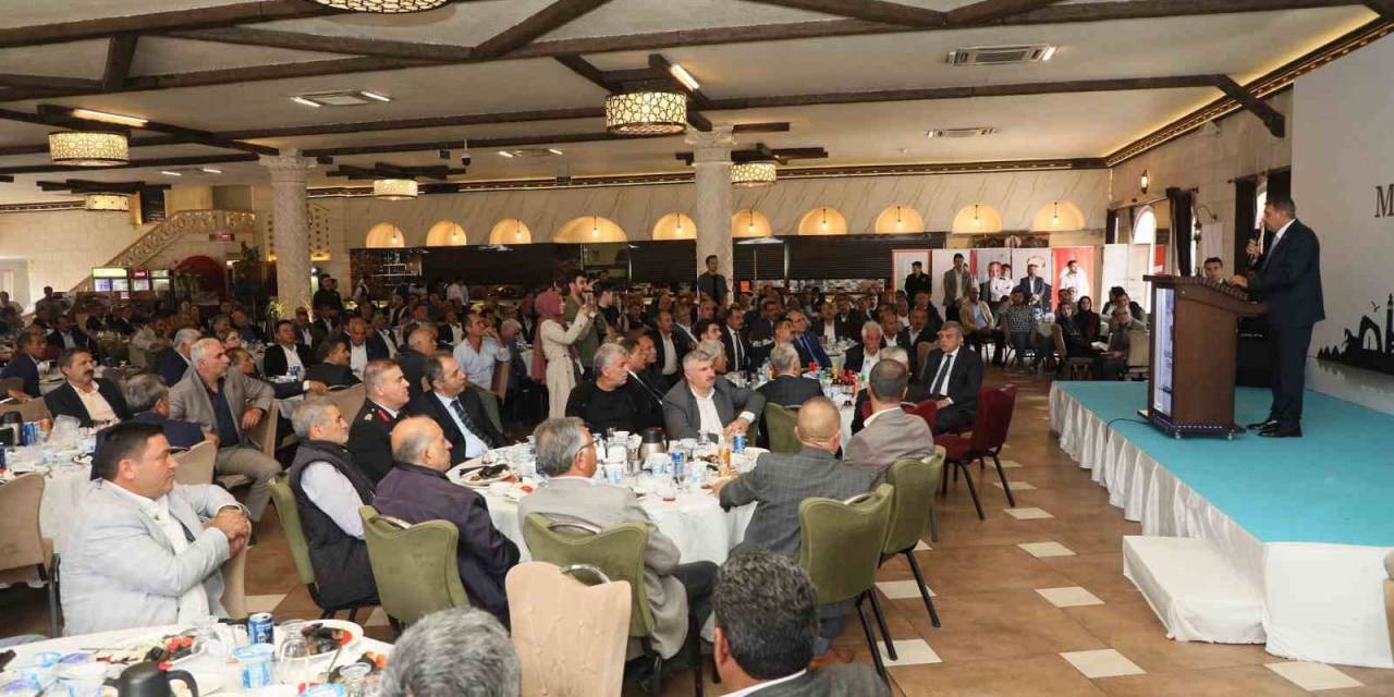 Vali Şıldak Muhtarları Ağırladı