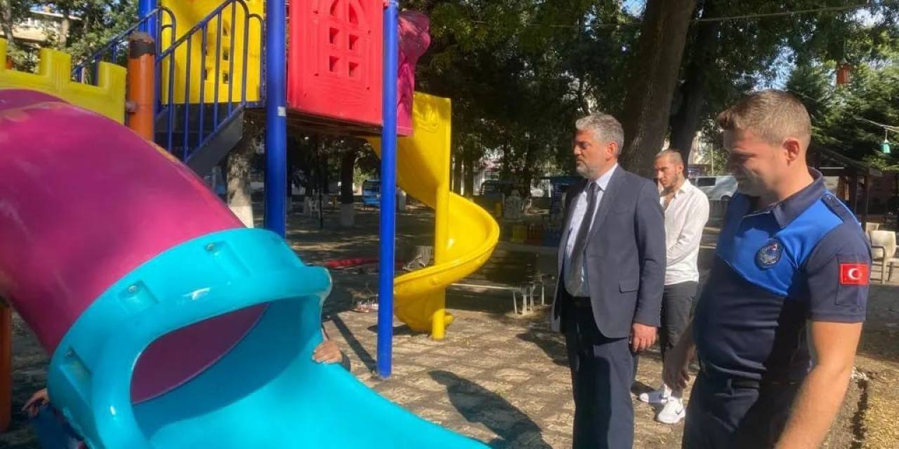 Parklar Yeniliyor, Çevre Düzenleniyor