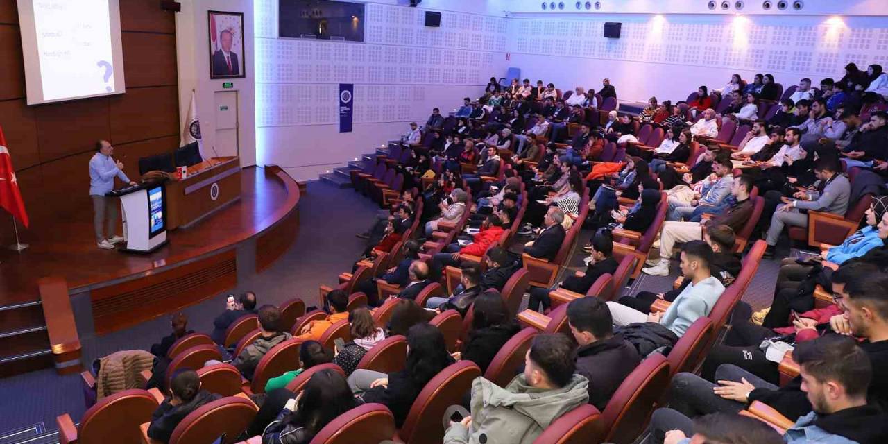 Atatürk Üniversitesinde Öğrencilere, Kampüste Dış Ticaret Eğitimleri Verildi