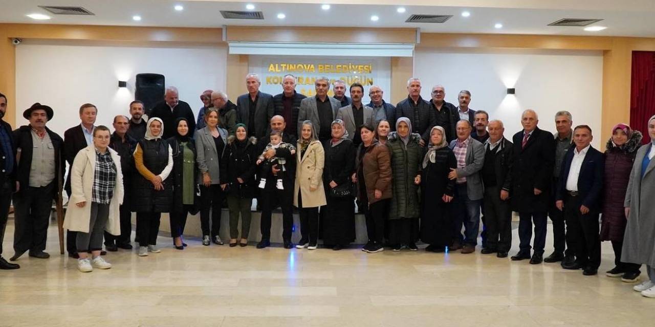 Altınova’da Muhtarlar Yemekte Buluştu