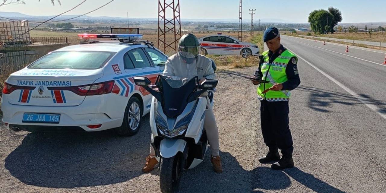 Trafik Kurallarına Riayet Etmeyen 765 Sürücüye 985 Bin 532 Tl Ceza