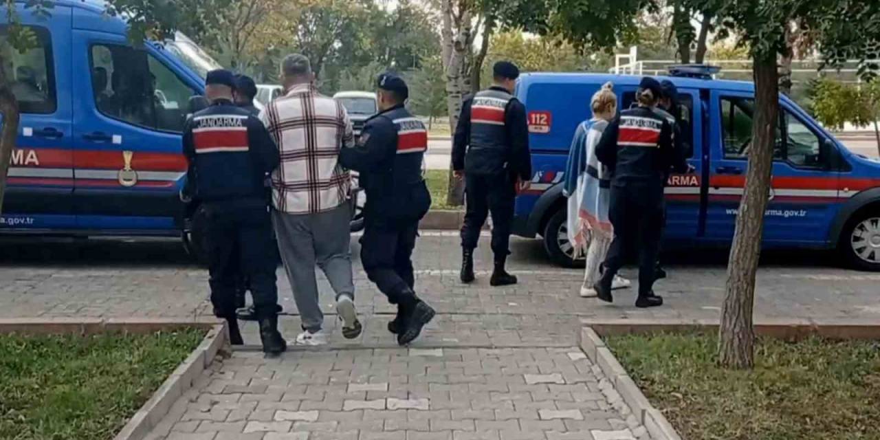 Jandarmanın Uyuşturucu Operasyonunda 1’i Kadın 2 Kişi Tutuklandı