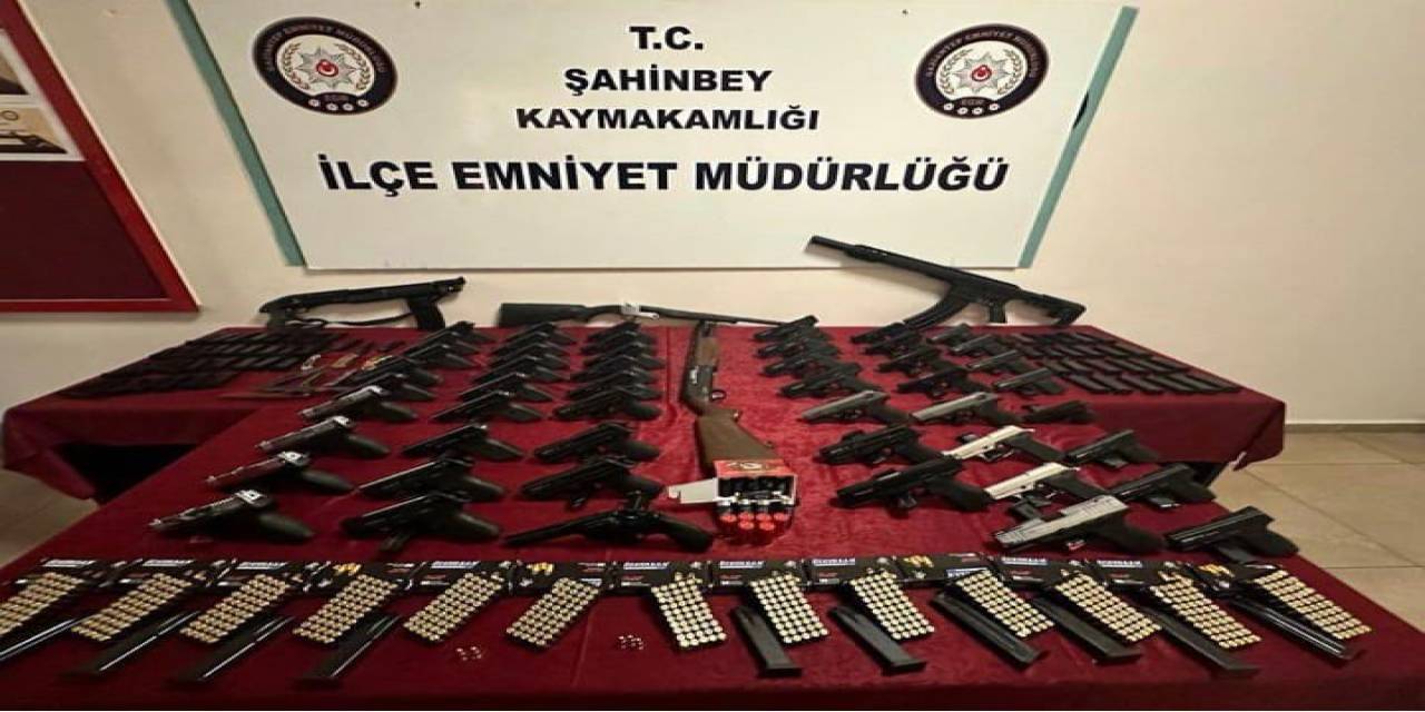 Gaziantep’te 4 Tüfek İle 50 Tabanca Ele Geçirildi: 1 Gözaltı