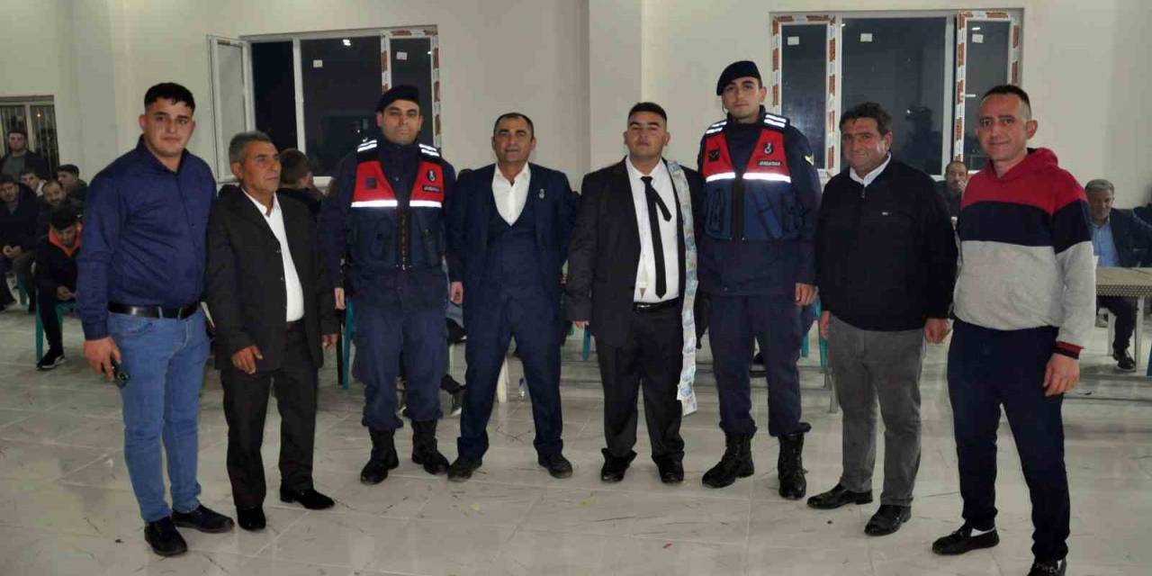 Asker Olma Hayaliyle Yanıp Tutuşan Gence Dillere Destan Asker Eğlencesi Yaptılar