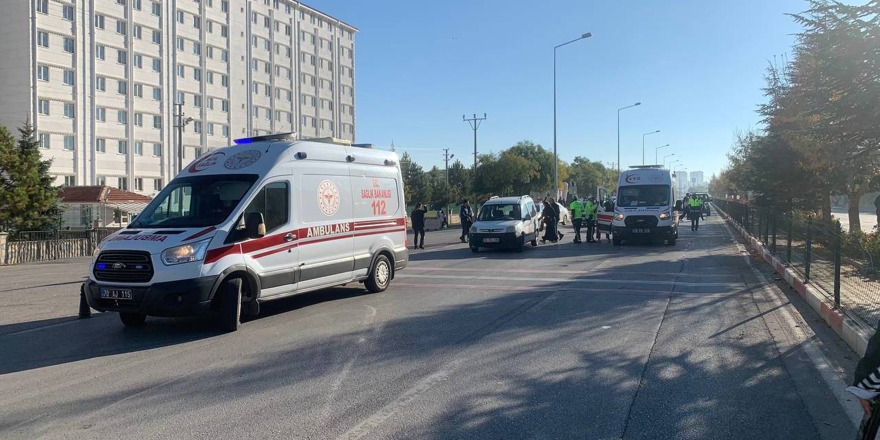 Karaman’da Motosiklet Yayaya Çarptı: 2 Yaralı