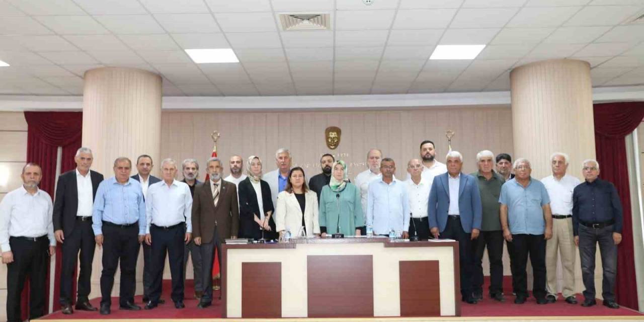 Yüreğir Belediye Meclisi İsrail Katliamına Karşı Tek Yürek Oldu