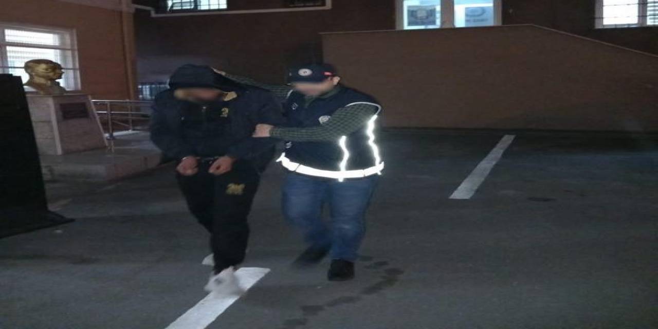 Şüphe Üzerine Durdurulan Araçtan 6 Düzensiz Göçmen Çıktı