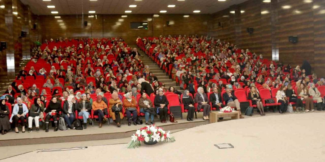 Van’da ‘Aile Akademisi Seminerleri’ Sürüyor