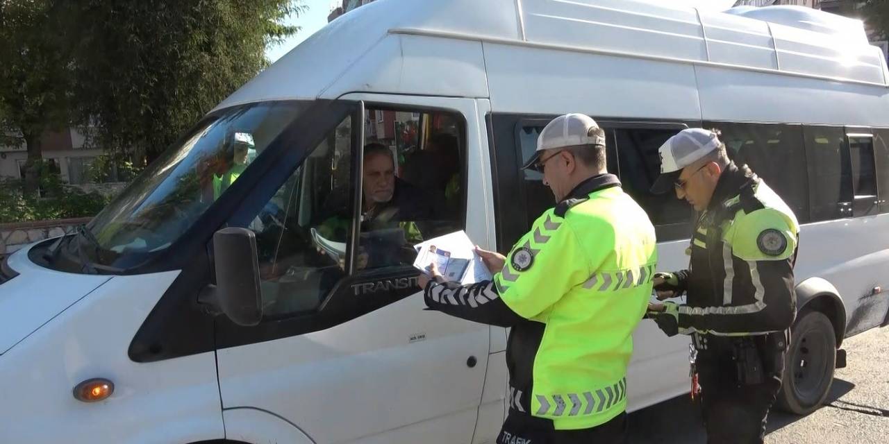 Samsun’da 14 Okul Servis Aracı Trafikten Men Edildi