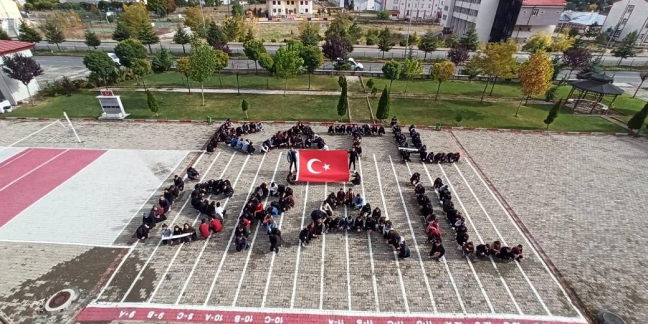 Bedenleriyle ‘Katil İsrail’ Yazarak Tepki Gösterdiler