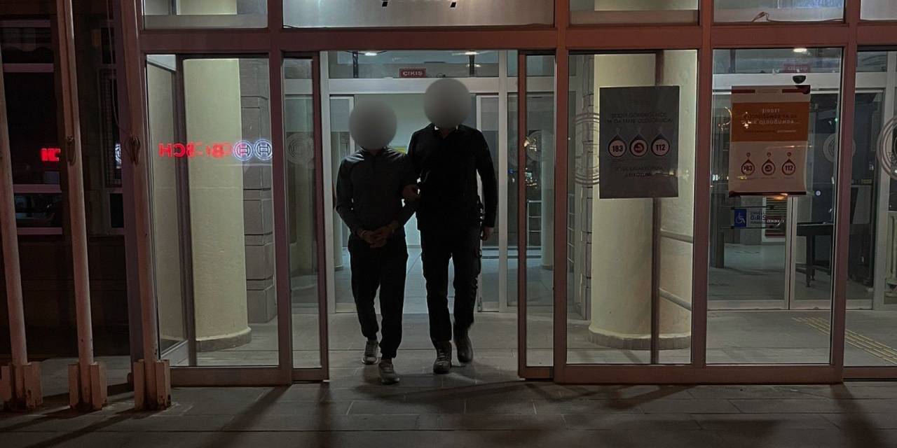 Üç Evden Hırsızlık Yaptı, Polis Tarafından Yakalandı