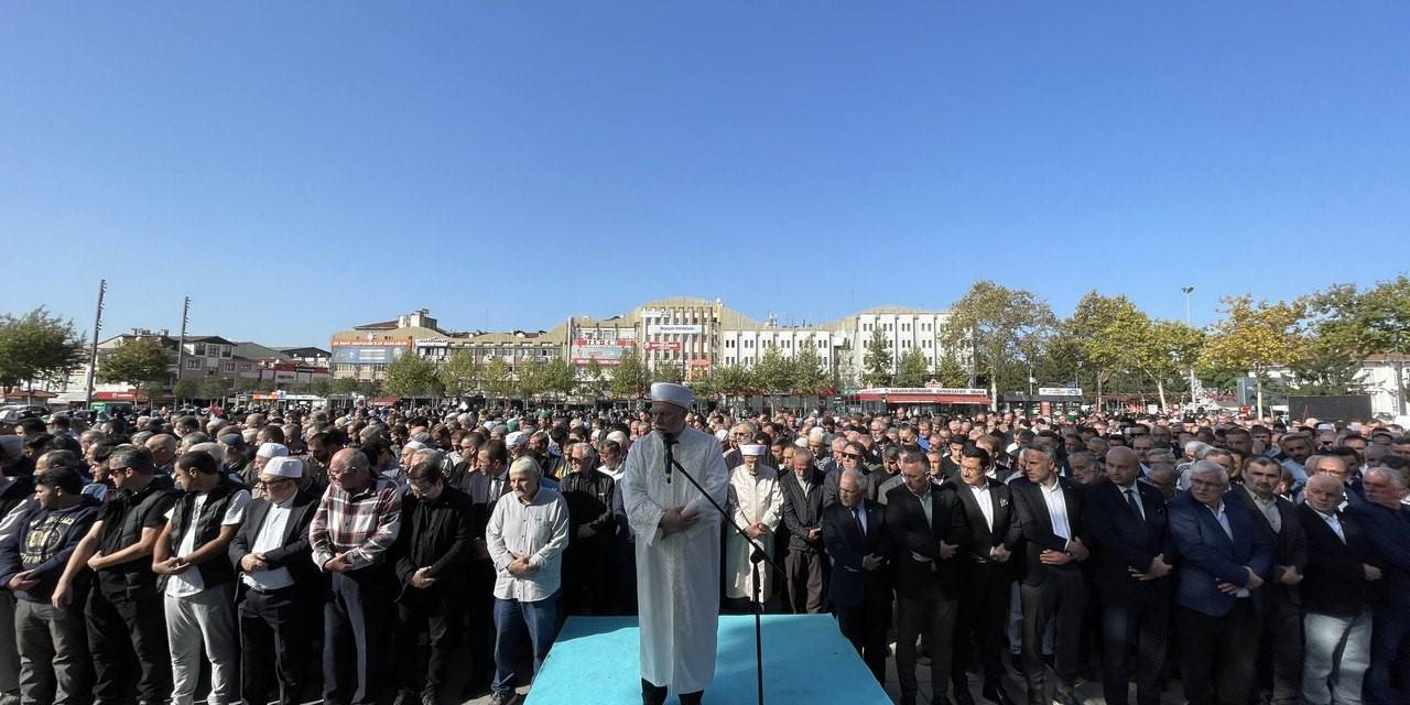 Hayatını Kaybeden Filistinliler İçin Gıyabi Cenaze Namazı Kıldılar