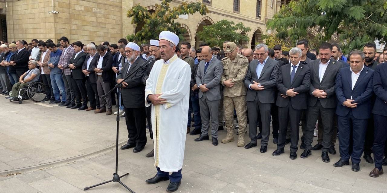Kahramanmaraş’ta Filistin’de Hayatını Kaybedenler İçin Gıyabi Cenaze Namazı Kılındı